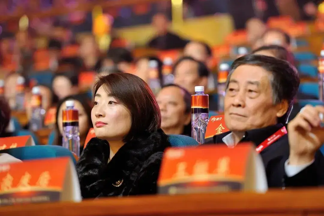 王吉舟：从宗庆后庶子信托，论富贵人家中的子孙、银两与女人【音频】